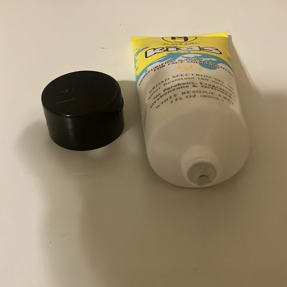 Black Girl Sunscreen Kids Broad Spectrum Sunscreen SPF 50, 3 Oz. Expiration 1/27 - Picture 3 of 3